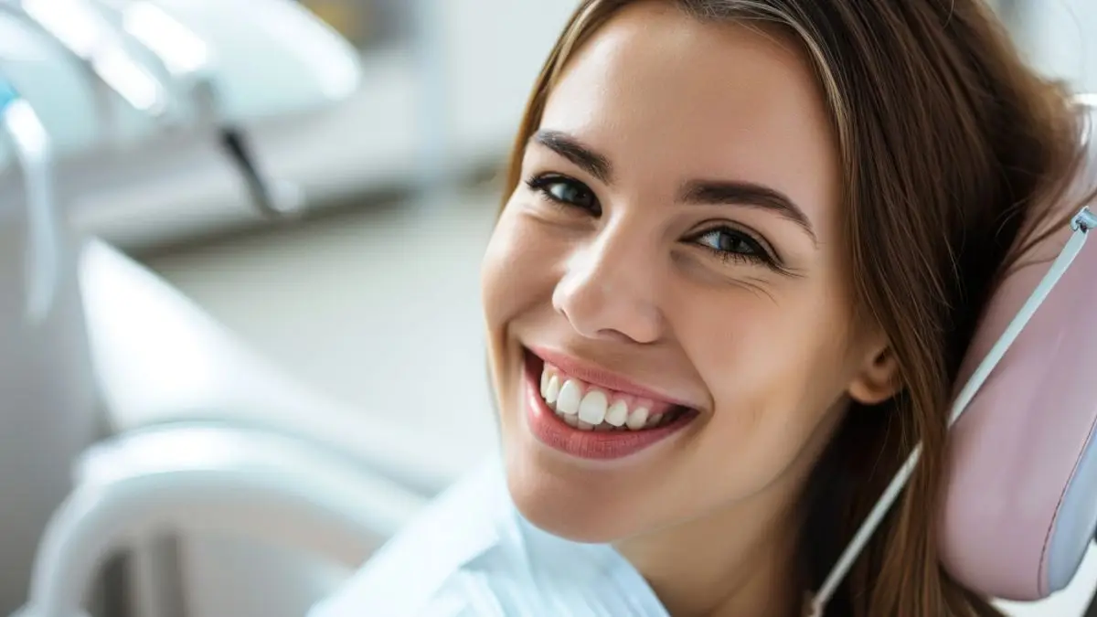 Explore como a estética e funcionalidade se unem para criar um sorriso perfeito, elevando sua confiança e bem-estar com tratamentos personalizados.